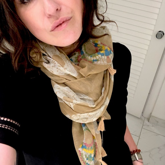 Incredible, Alexander McQueen looking scarf with tassels and multicolor scarf! - Picture 3 of 15